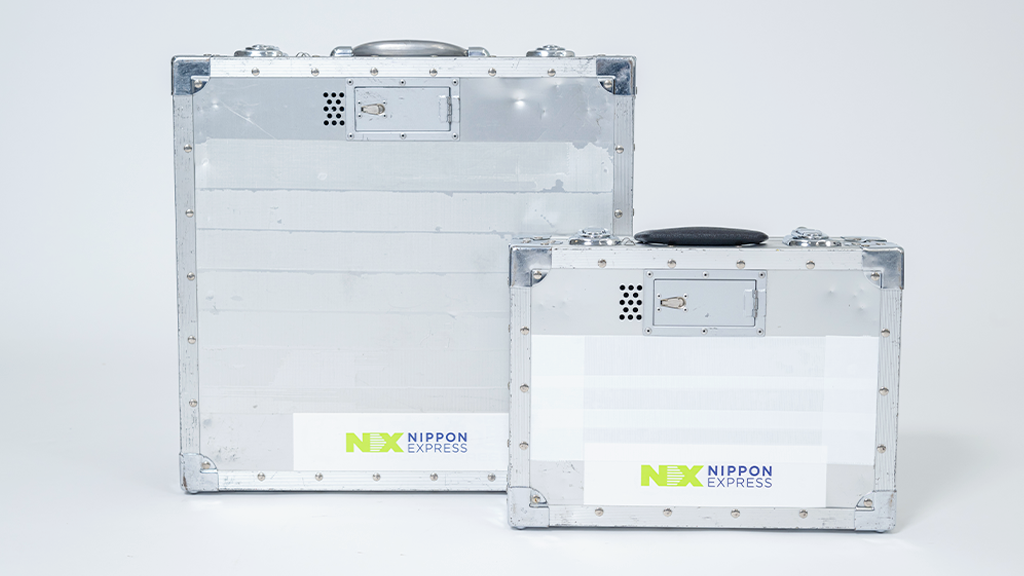 Security Trunk L (left) / Security Trunk S (right)